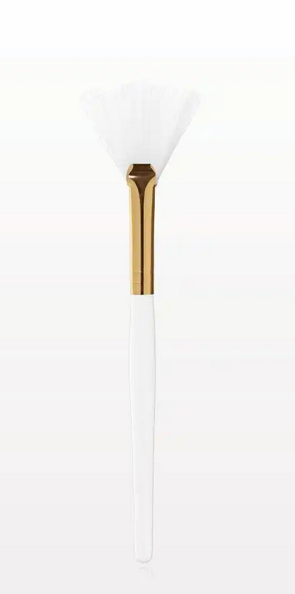 Facial Fan Brush